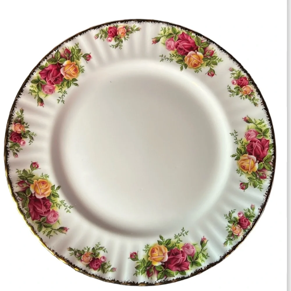 DINNER PLATE OLD COUNTRY ROSES 1962 ROYAL ALBERT BONE CHINA ENGLAND VINTAGE - Picture 1 of 10